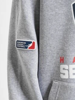 Hamburg Sea Devils Hoodie 2024 Design 1 18 Hamburg Sea Devils Hoodie 2024 Design 1 -Football Gear Shop 064 233 5383 4063237022685